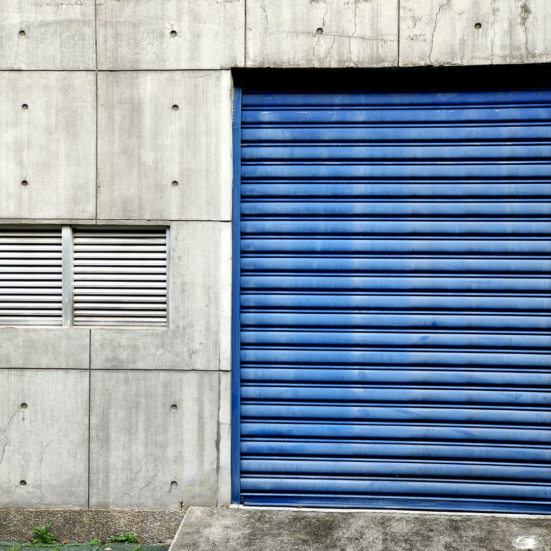 Porta de Enrolar Pequena | Compacta, Funcional e Segura