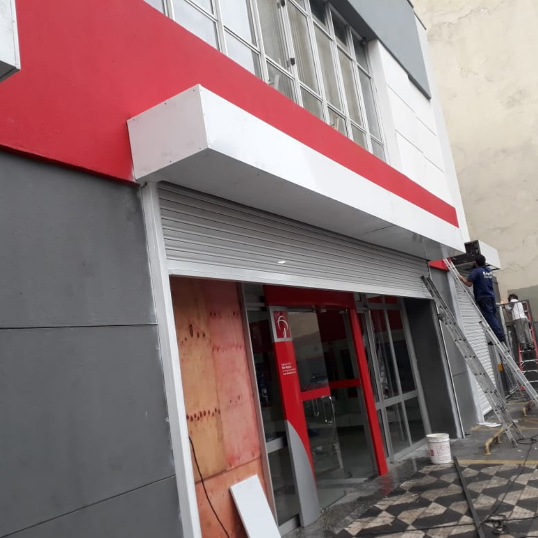 Porta de Enrolar Revit | Modelos em BIM para Projetos Arquitetônicos
