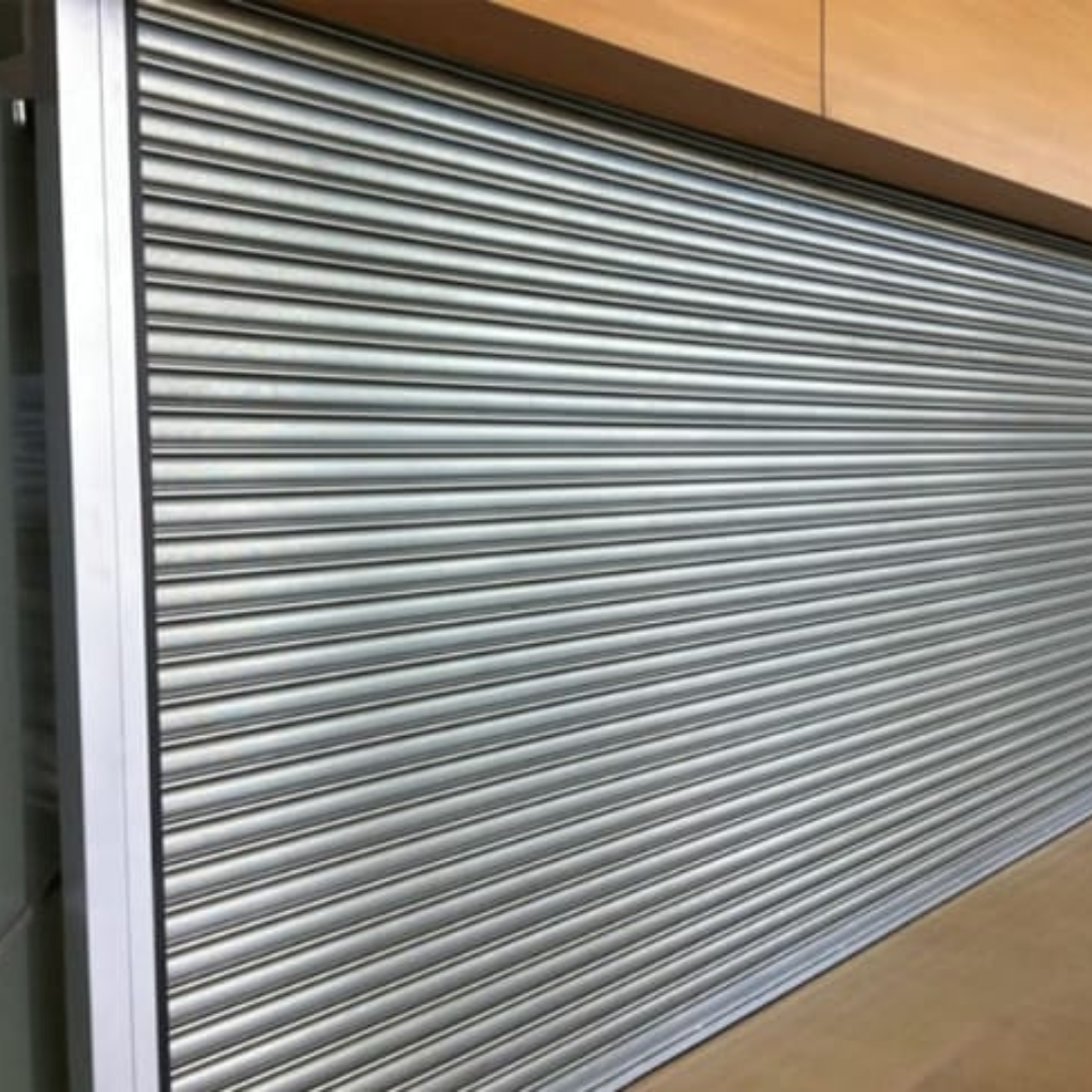 Porta de Enrolar Galvanizada Automática | Resistência e Praticidade