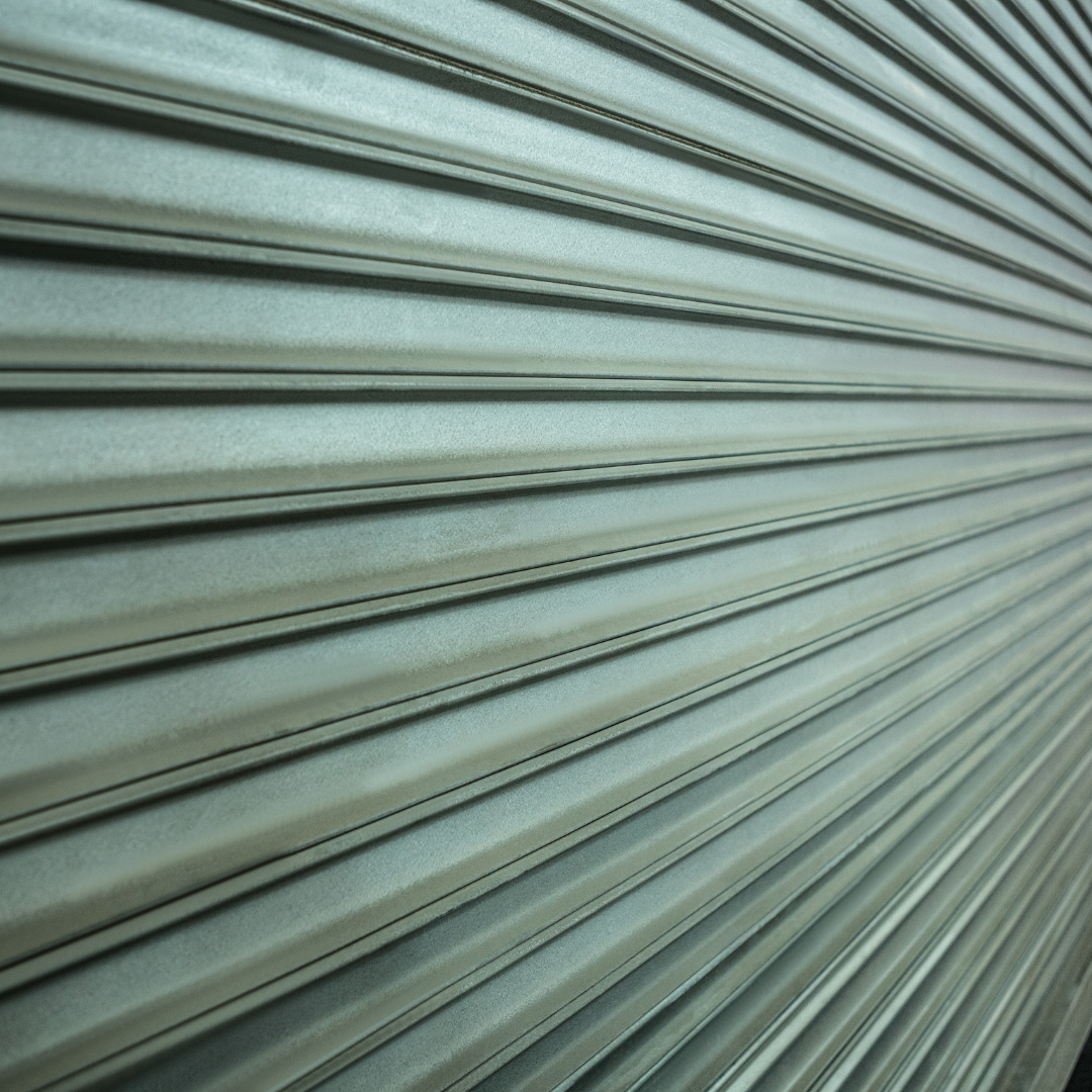 Porta de Enrolar Automática Silenciosa | Tecnologia e Conforto