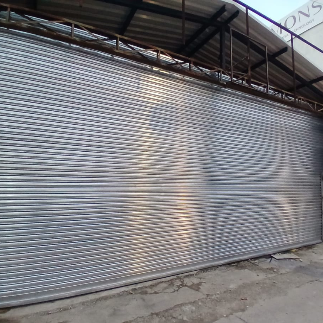 Porta de Aço na Vila Guilhermina – Segurança, Resistência e Design Moderno