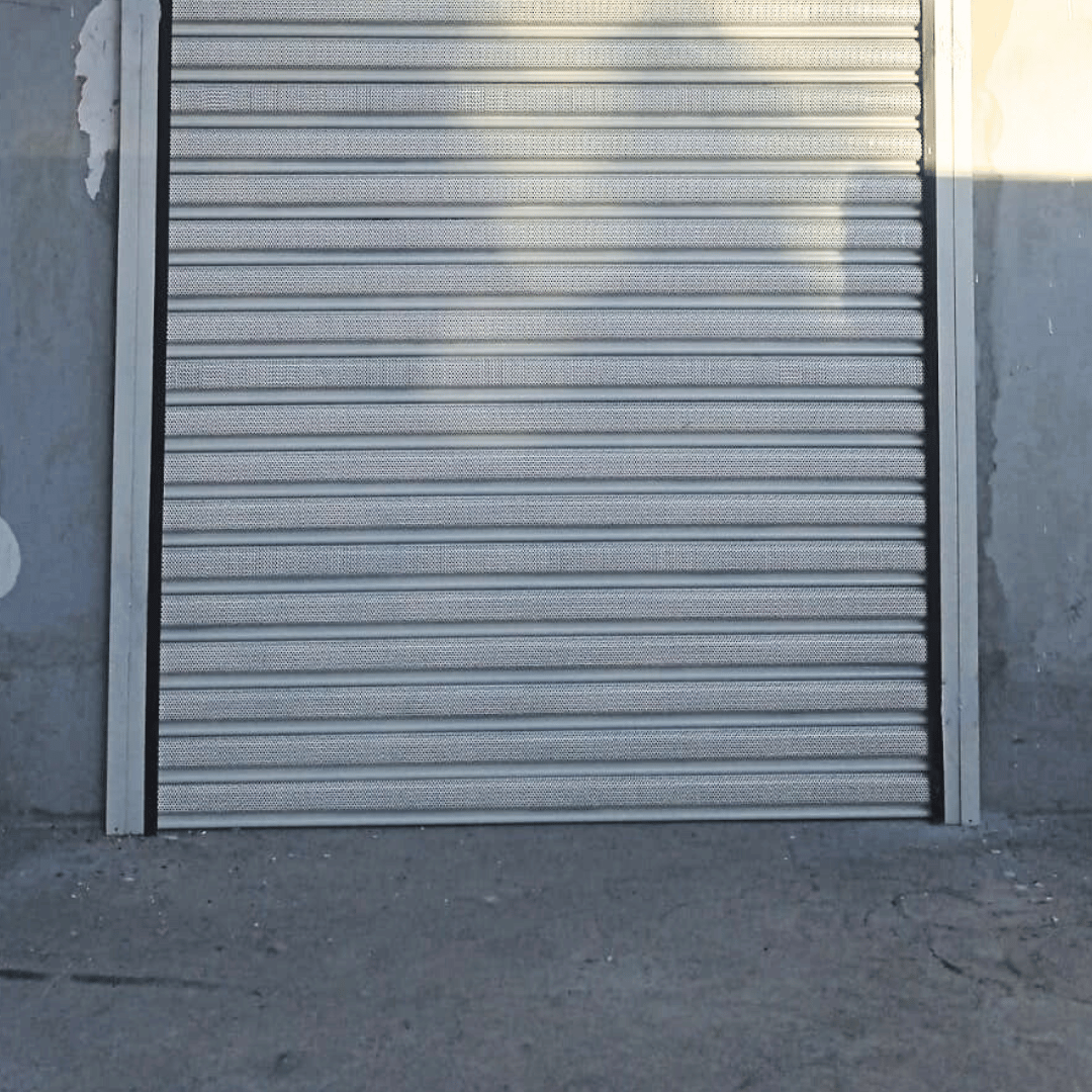 Porta de Aço Manual para Depósito | Segurança Estrutural e Funcionamento Confiável