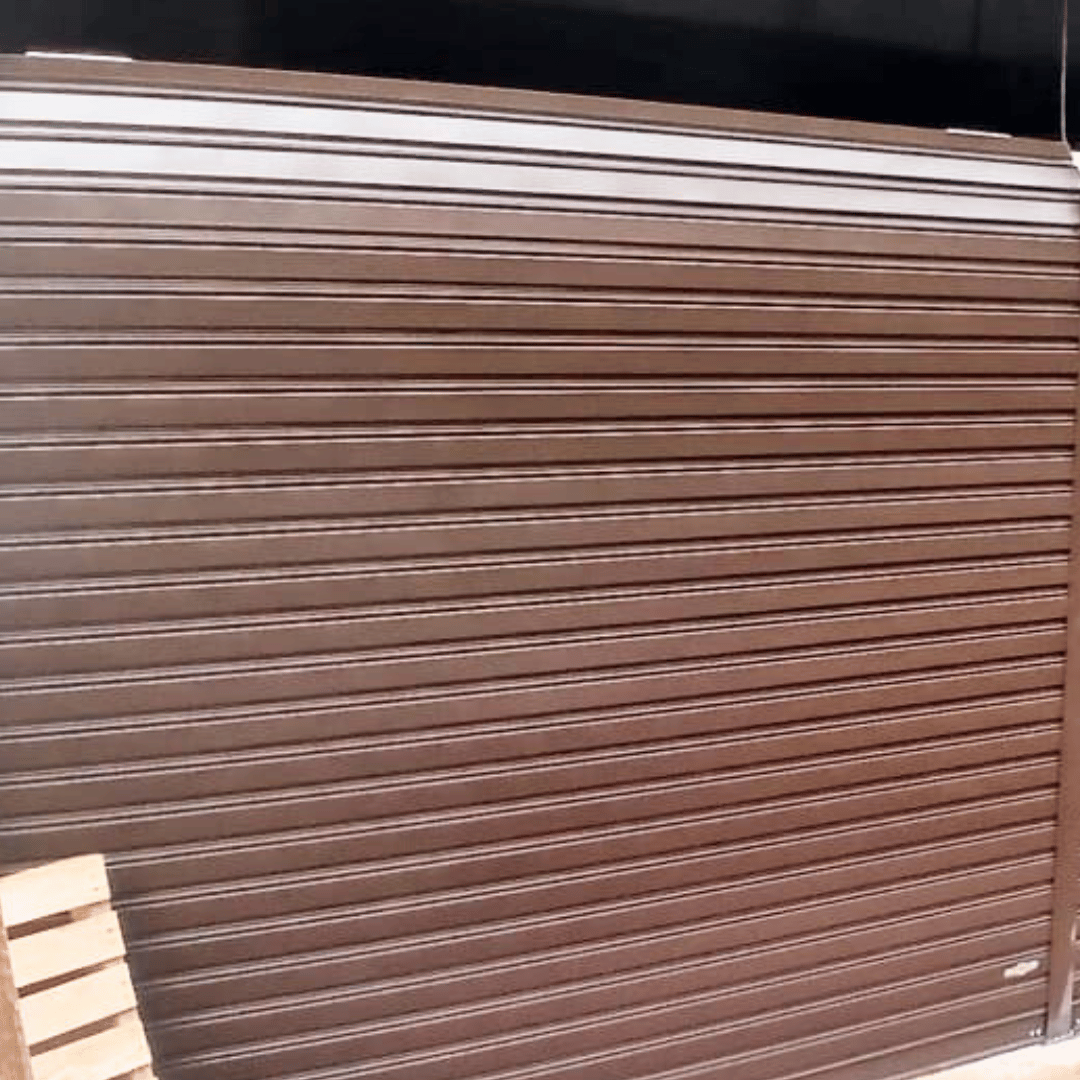 Porta de Aço Automática Segura Premium | Proteção Máxima, Estabilidade Estrutural e Controle Total
