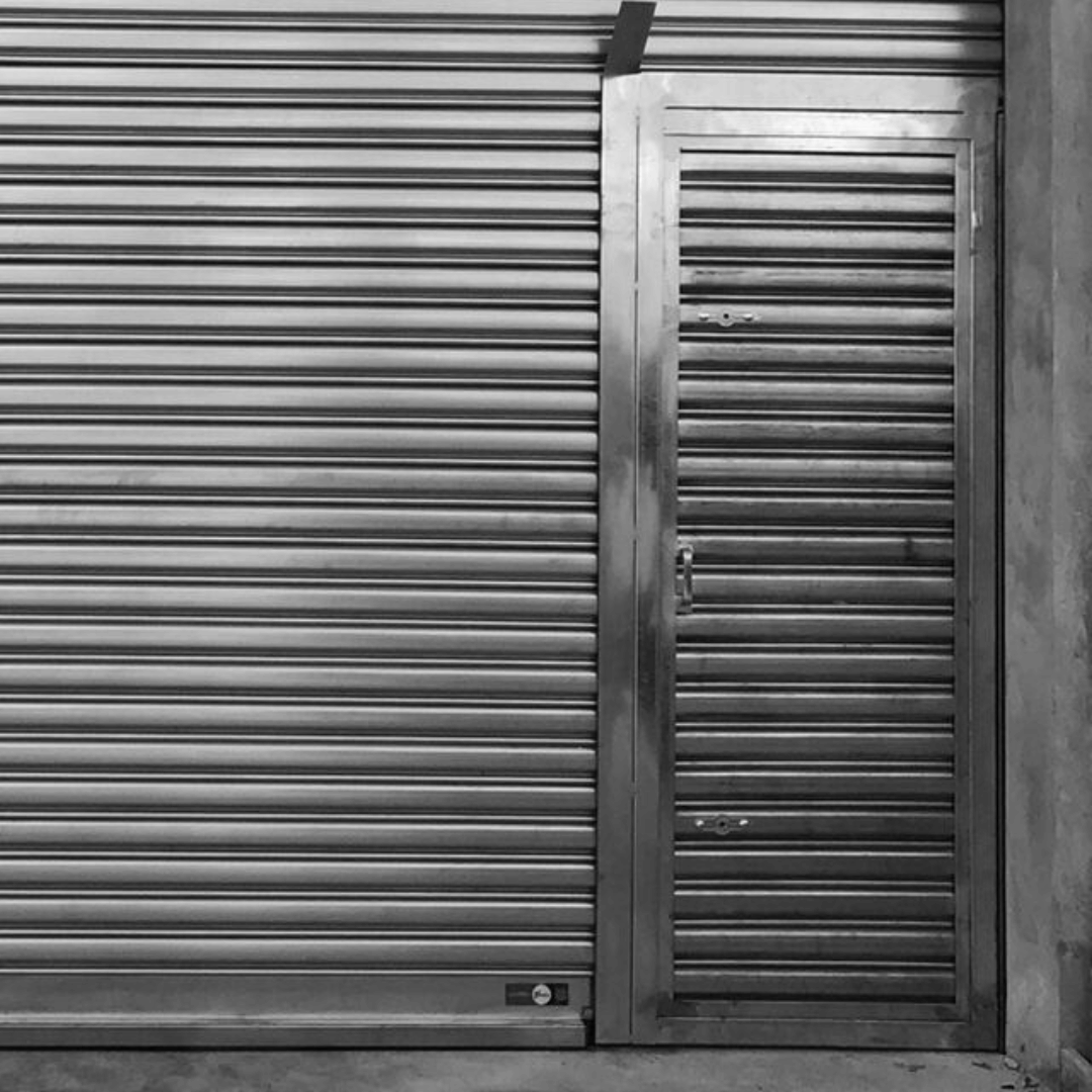 Porta de Aço Automática Anticorrosão | Máxima Resistência ao Tempo, Umidade e Ambientes Agressivos